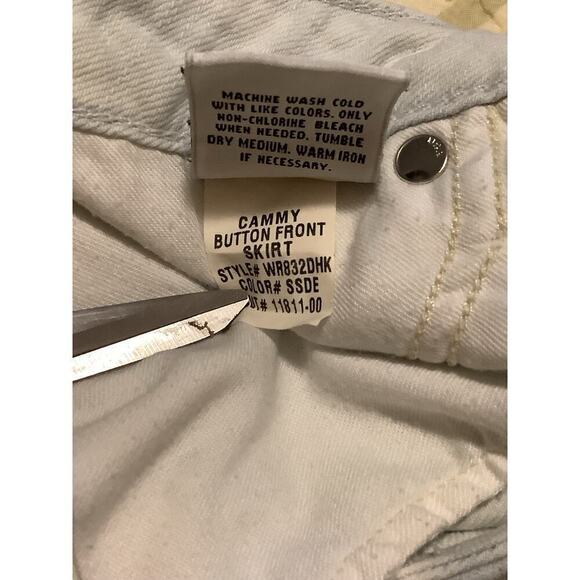 HUDSON JEANS WOMENS CAMMY BUTTON FRONT Skirt 27 FADED LIGHT BLUE DENIM  Frayed - Picture 6 of 10